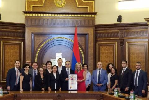 Armenian Deputy PM receives delegation led by Lieutenant Governor of California 