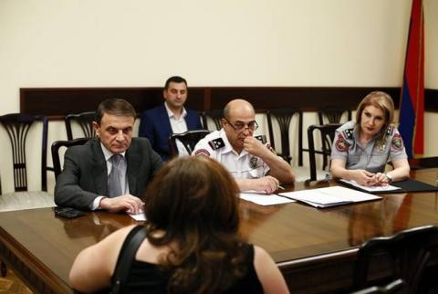 القائد العام لشرطة أرمينيا فاليري أوسيبيان يستقبل دورياً عدداً من المواطنين اليوم