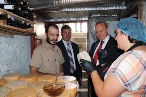 Le gouverneur de Gegharkounik et l'Ambassadeur de Russie ont discuté des questions de coopération
