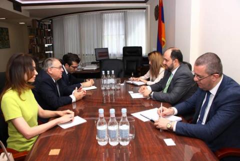 Arayik Haroutiounian a reçu l'Ambassadeur de la République Tchèque Bedrich Kopecky  