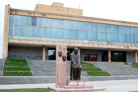 Гюмрийский драматический театр начнет новый сезон в отремонтированном театре и с премьерой
