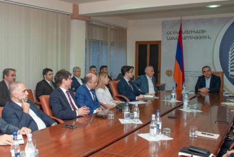 Tigran Khatchaturian a reçu des représentants de la Chambre de commerce Iran-Arménie
