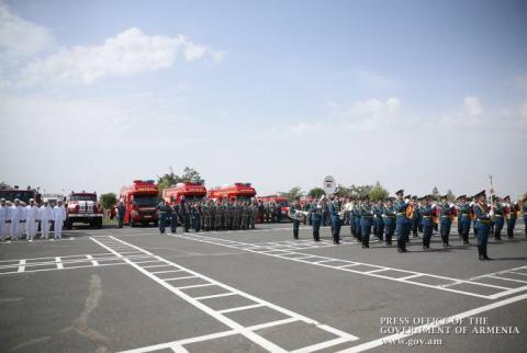 Nikol Pashinyan félicite le personnel du ministère des Situations d'urgence à l'occasion de la journée professionnelle