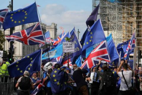 Еврокомиссия призвала готовиться к возможности "жёсткого" Brexit