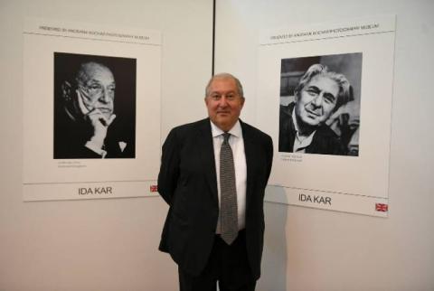 La photographie arménienne a de grandes traditions :  Sarkissian a assisté à l'ouverture