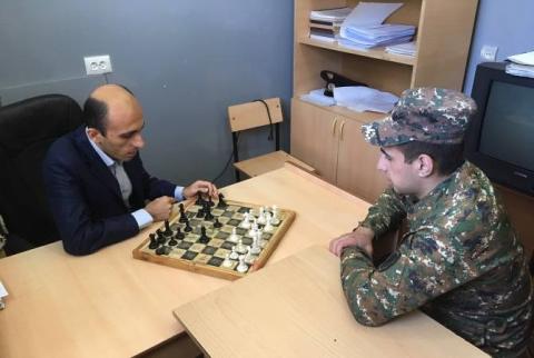 Արցախի օմբուդսմենը  չհայտարարված այց է կատարել ոստիկանության ՁՊՎ և ռազմական ոստիկանություն