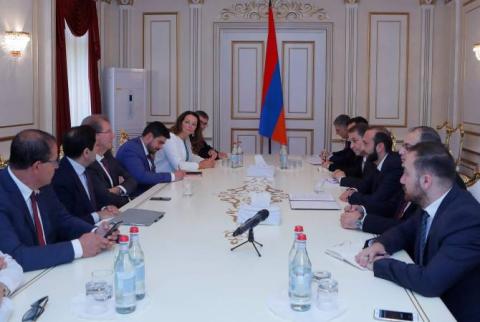 ՀՀ Ազգային ժողովի նախագահն ընդունել է Ֆրանսիայի խորհրդարանական պատվիրակությանը