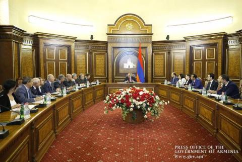 В правительстве обсуждены вопросы деятельности Культурного центра-музея Гранта Матевосяна