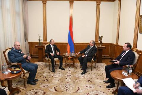 President Sarkissian receives delegation led by Lebanon's Defense Minister
