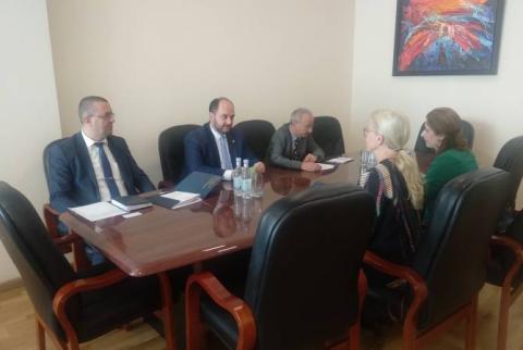Արայիկ Հարությունյանն ընդունել է Հայաստանի ամերիկյան համալսարանի նախագահ Կարին Մարկիդեսին