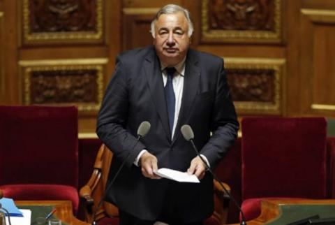 Глава Сената назвал Ширака воплощением души Франции