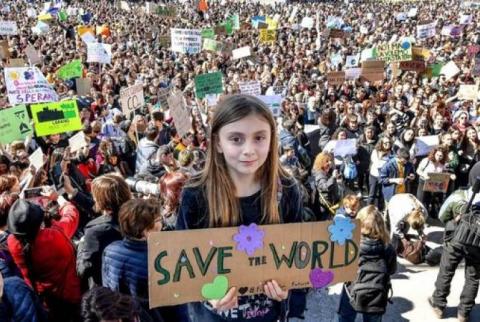 В 160 городах Италии проходят "климатические" забастовки школьников