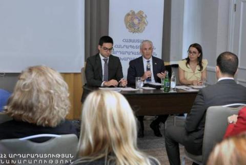 Ռուստամ Բադասյանը դոնոր կազմակերպությունների հետ քննարկել է արդարադատության ոլորտի բարեփոխումները