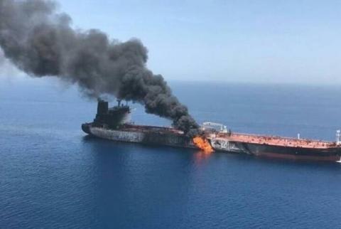 СМИ: вероятной причиной взрывов на иранском танкере у Джидды стал ракетный удар