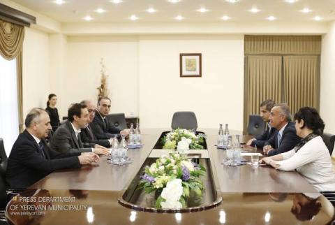 Քաղաքապետ Հայկ Մարությանը հանդիպել է Մեծ Բրիտանիայի լորդերի պալատի անդամ Արա Դարզիի հետ