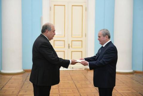 New Ambassador of Guatemala presents credentials to Armenian President