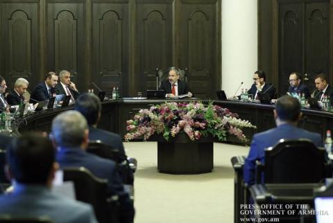 One of the most important issues on the government's agenda is development of stock exchange-PM