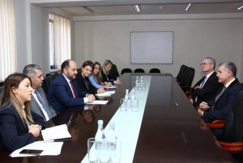 Արայիկ Հարությունյանն ընդունել է Ռումինիայի արքայազնին 