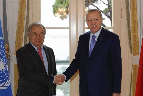 Президент Турции принял в Стамбуле генсека ООН