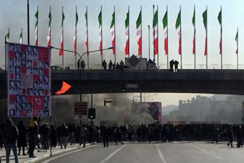 Тегеран выразил США протест из-за вмешательства во внутренние дела