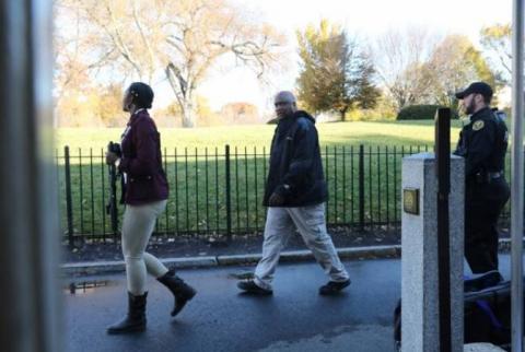 White House put on lockdown and Capitol Hill evacuated as plane violates no-fly zone 