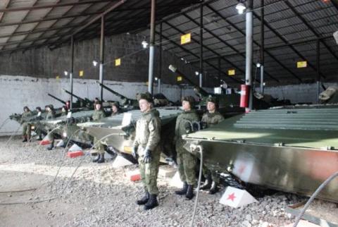В Армении военнослужащим российской военной базы ЮВО вручили ключи от современной военной техники