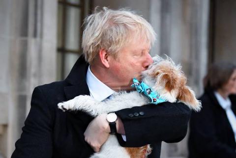 Բրիտանիայի վարչապետը եւ Լոնդոնի քաղաքագլուխն ընտրատեղամասեր են գնացել իրենց շների հետ 