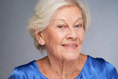 «Вечно молодая» 89-летняя бабушка поделилась секретами красоты