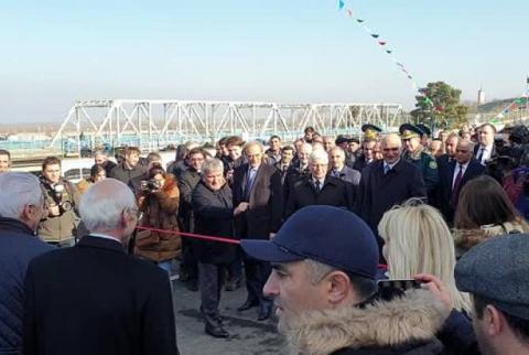 Россия и Азербайджан открыли движение по мосту через реку Самур