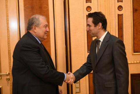 رئيس الجمهورية أرمين سركيسيان يعقد اجتماعاً مع عمدة يريفان هايك ماروتيان وبحث المشاريع الجارية