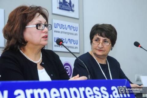 Conférence de presse de la directrice du Musée d'histoire d'Erevan Armine Sarkissian et de la secrétaire du musée Hermine Sarkissian
