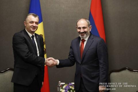 Armenian, Moldovan PMs see need to develop trade-economic ties