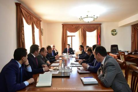 Արցախի պետական նախարարը բնակարանային խնդիրներին նվիրված խորհրդակցություն է անցկացրել