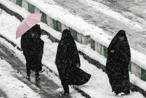 В Иране из-за снегопада погибли семь человек