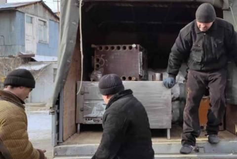 Социально необеспеченным семьям в Гюмри предоставляют печи и топливо в  брикетах