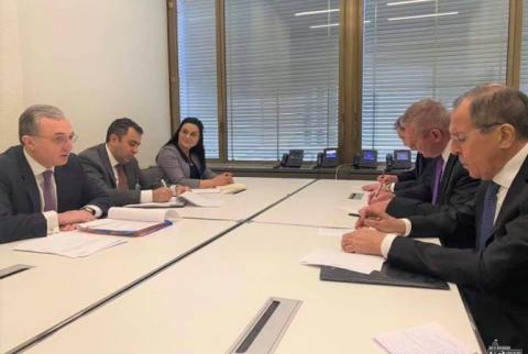 Mnatsakanian et Lavrov ont discuté des questions liées à l'ordre du jour bilatéral