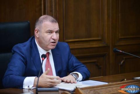 Մելքումյանը հետաձգեց չվճարած հարկերի համար գույքի վրա արգելանք դնելուն առնչվող նախագծի քննարկումը