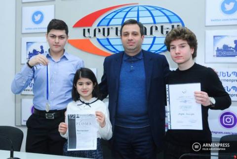 Les élèves représentant l'Arménie des Olympiades internationales sont revenus avec des médailles