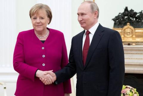 Putin, Merkel discuss Idlib over phone