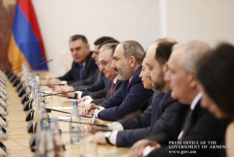 Pashinyan a rencontré le Président du Parlement géorgien