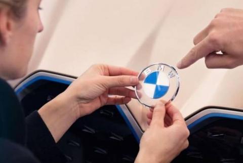 BMW dévoile un nouveau logo