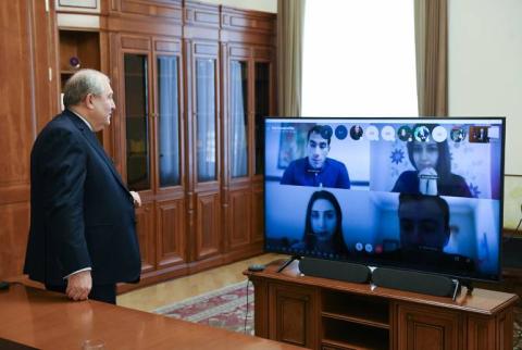 Նախագահ Արմեն Սարգսյանը  նախաձեռնել է առցանց դասախոսությունների շարք և ուսանողների մրցույթ