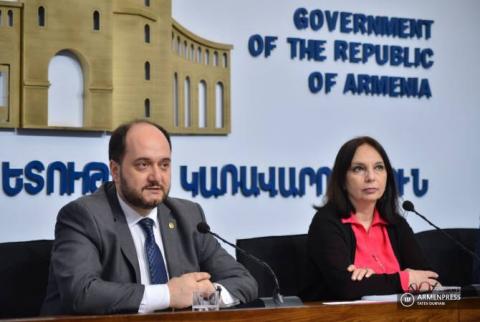 Conférence de presse du ministre de l'Éducation, des Sciences, de la Culture et des Sports  Araik Haroutiounian