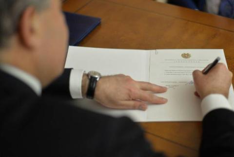 President signs laws adopted by Parliament