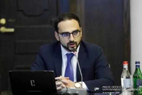 Տիգրան Ավինյանը հորդորում է տանից դուրս գալ միայն ծայրահեղ անհրաժեշտության դեպքում