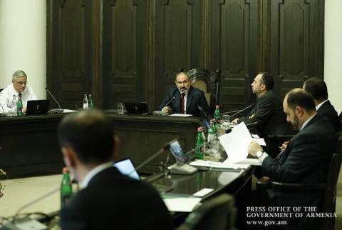  La rapidité et la qualité de notre réponse aux propositions d'investissement doivent être changées