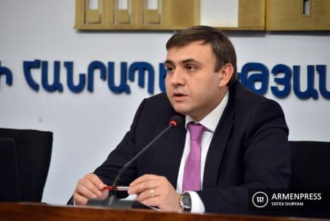 Conférence de presse du vice-ministre de l'économie Varos Simonian