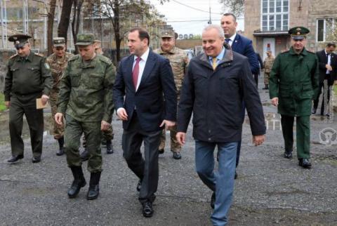 Министр обороны РА  и посол России ознакомились с работами мобильной лаборатории