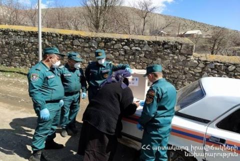 ԱԻՆ-ն այլ կառույցների հետ առաջնային անհրաժեշտության պարագաներ է տրամադրում խոցելի խմբերին