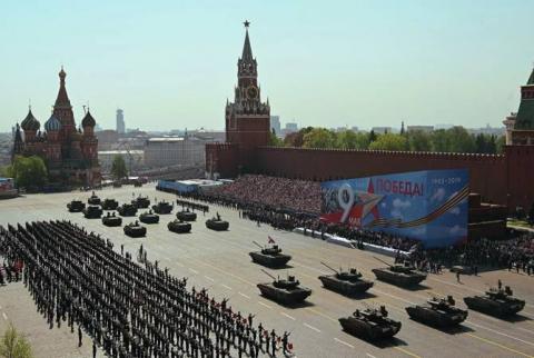 Coronavirus: Poutine reporte le défilé marquant la victoire de 1945
